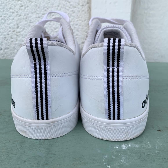 Adidas Sneakers- Black stripes - Picture 6 of 9
